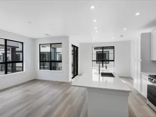 Photo #3: 7442208 Listing