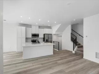 Photo #6: 7442208 Listing