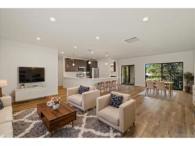 MLS: 7442697 Condo For Sale