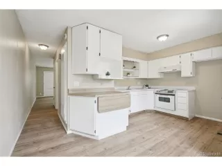 Photo #5: 7442963 Listing