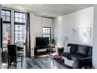 Photo #4: 7447061 Listing