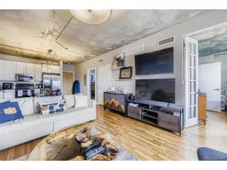 Photo #6: 7451257 Listing