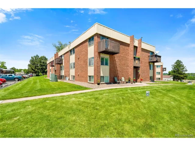 MLS: 7455392 Condo For Sale