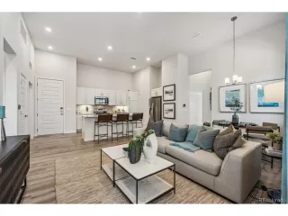 Photo #5: 7457614 Listing