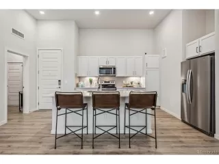 Photo #6: 7457614 Listing