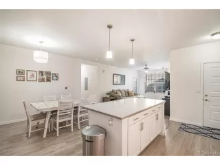 Photo #5: 7458881 Listing 