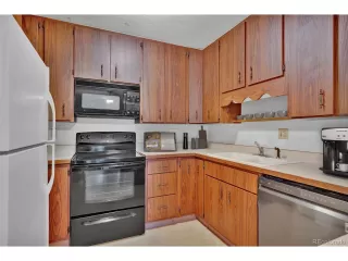 Photo #3: 7461169 Listing