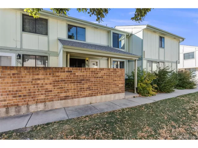 MLS: 7462347 Condo For Sale