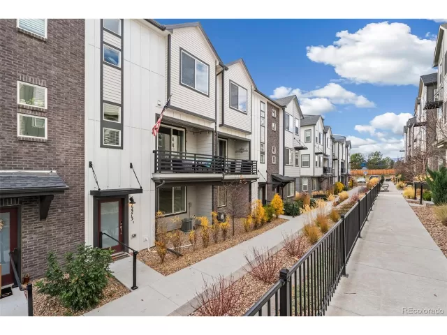 MLS: 7462503 Condo For Sale