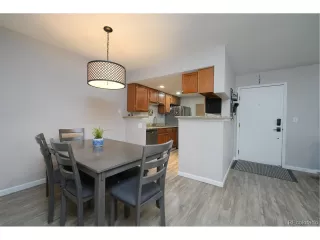 Photo #5: 7469360 Listing