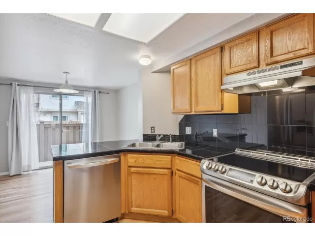 MLS: 7471571 Condo For Sale