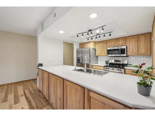 MLS: 7474871 Condo For Sale