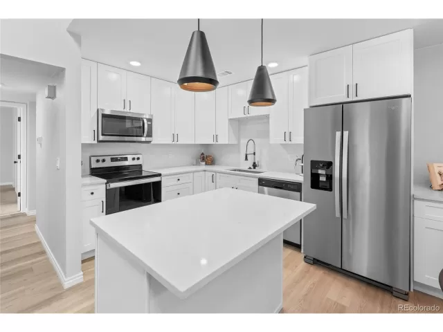 MLS: 7476912 Condo For Sale