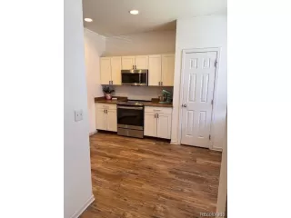 Photo #2: 7479417 Listing 