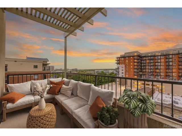 MLS: 7493188 Condo For Sale