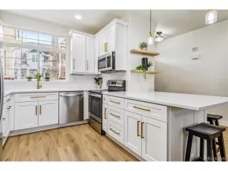 Photo #3: 7495100 Listing