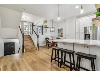 Photo #6: 7495100 Listing