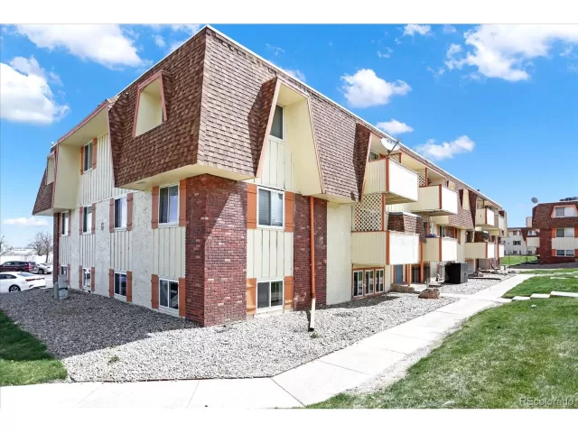 MLS: 7499558 Condo For Sale