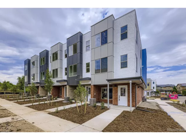 MLS: 7505332 Condo For Sale