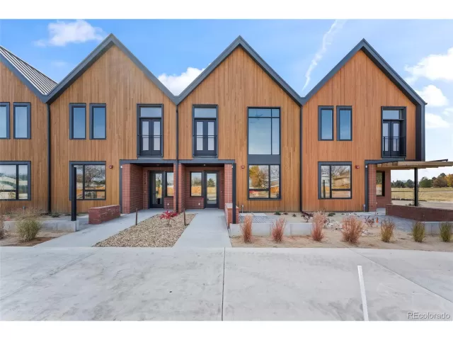 MLS: 7520415 Condo For Sale