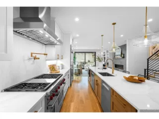 Photo #5: 7532145 Listing