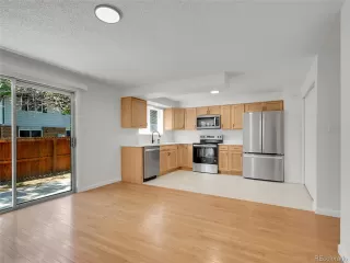 Photo #4: 7537110 Listing