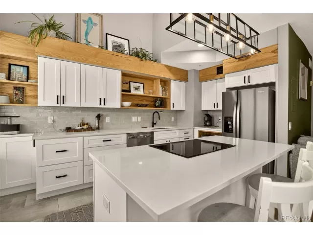 MLS: 7539362 Condo For Sale