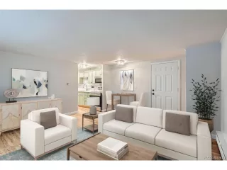 Browse active condo listings in GRANT PARK