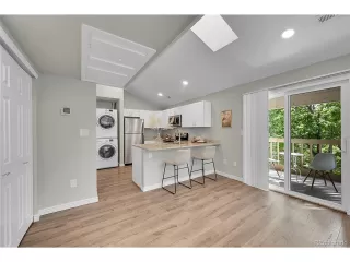 Photo #3: 7550101 Listing