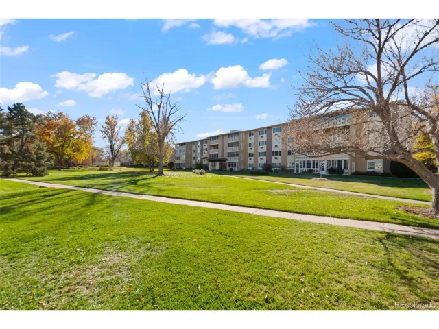 MLS: 7562696 Condo For Sale