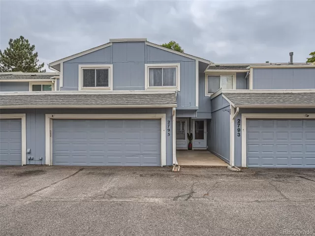 MLS: 7563774 Condo For Sale