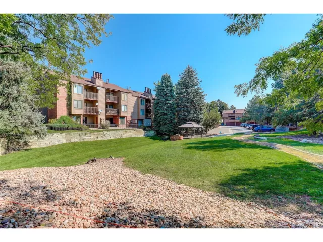 MLS: 7576761 Condo For Sale