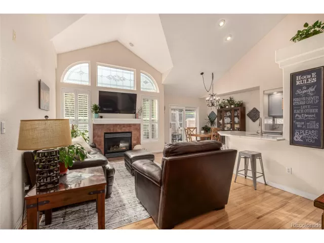 MLS: 7594968 Condo For Sale