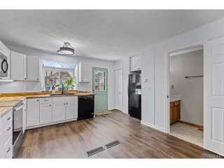 Photo #5: 7599434 Listing