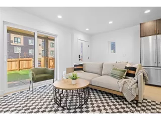 Photo #5: 7609785 Listing