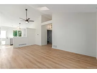 Photo #2: 7612301 Listing