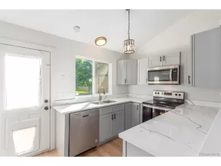 Photo #4: 7612301 Listing