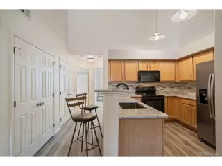 Photo #5: 7613048 Listing