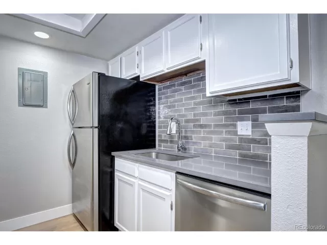 MLS: 7614685 Condo For Sale