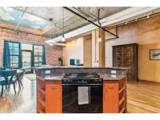 Photo #5: 7632006 Listing