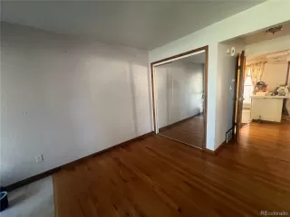 Photo #2: 7635037 Listing