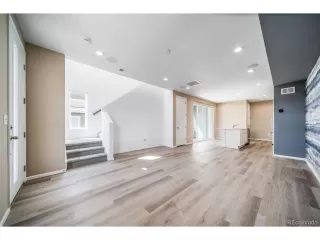 Photo #5: 7641149 Listing