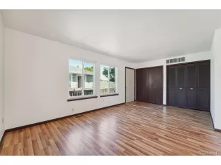 Photo #5: 7652281 Listing