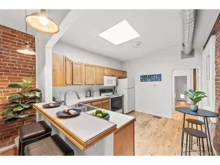 Photo #5: 7657290 Listing