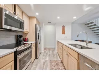 Photo #5: 7659756 Listing 