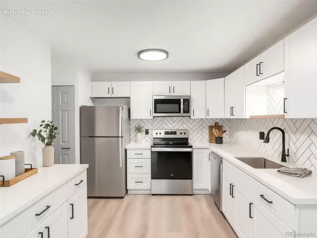 MLS: 7661143 Condo For Sale