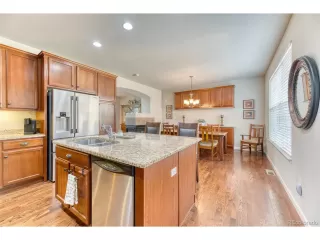 Photo #5: 7661571 Listing