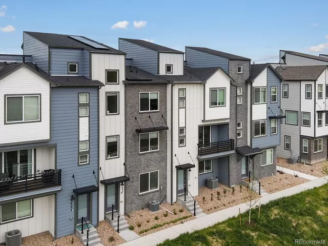 MLS: 7667280 Condo For Sale