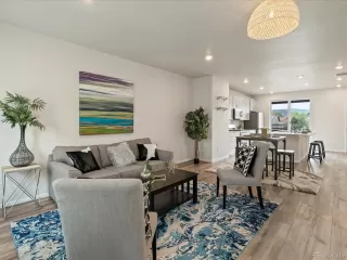 Photo #6: 7667280 Listing