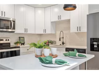 Photo #2: 7671445 Listing